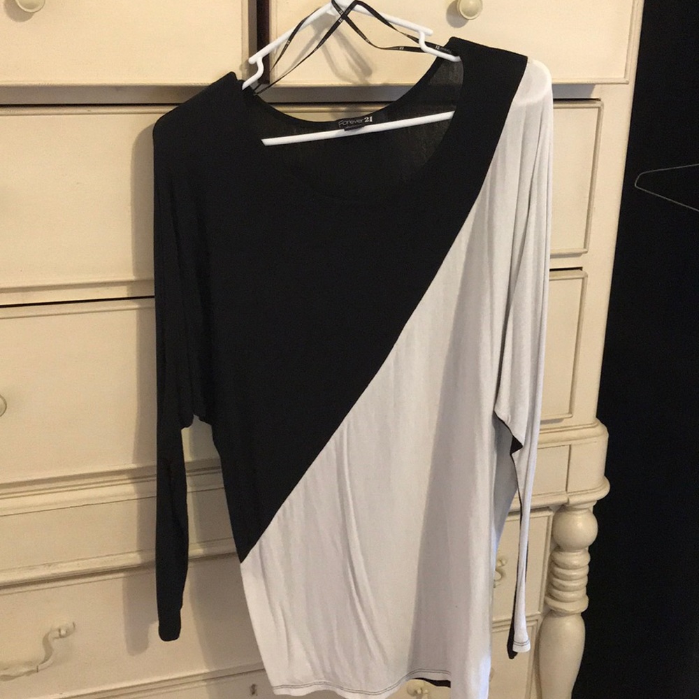 Women’s White and black shirt